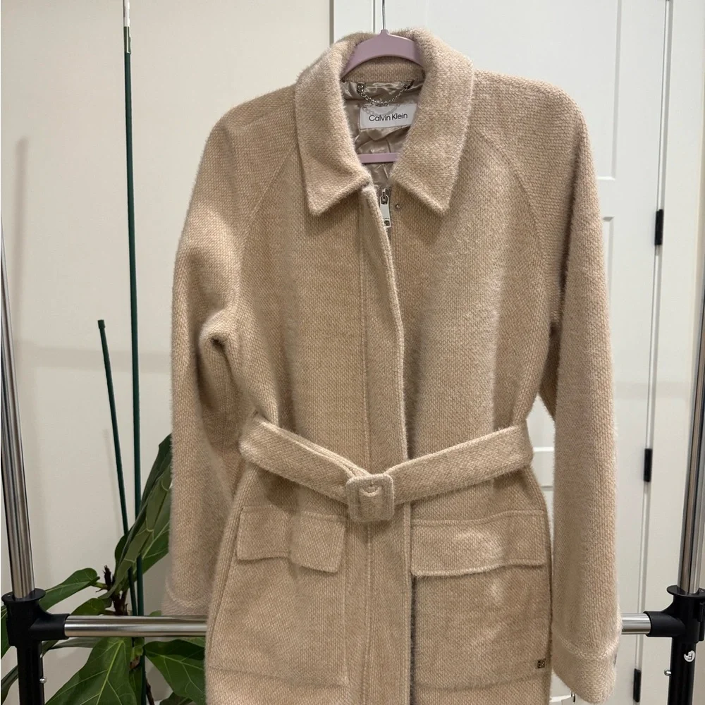 Calvin Klein Women's Cream Teddy Jacket - Picture 1 of 8
